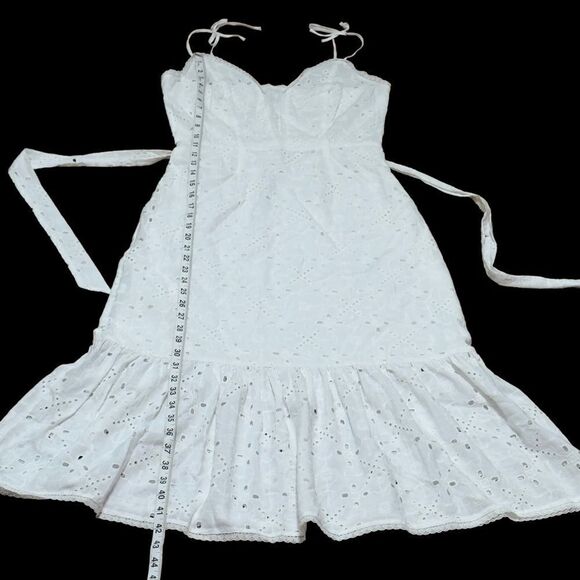 PAIGE SERYNE WHITE EYELET DRESS SIZE 2 - Picture 12 of 16